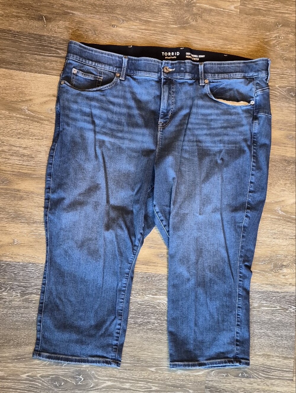 Torrid Crop Bombshell Skinny Size 26